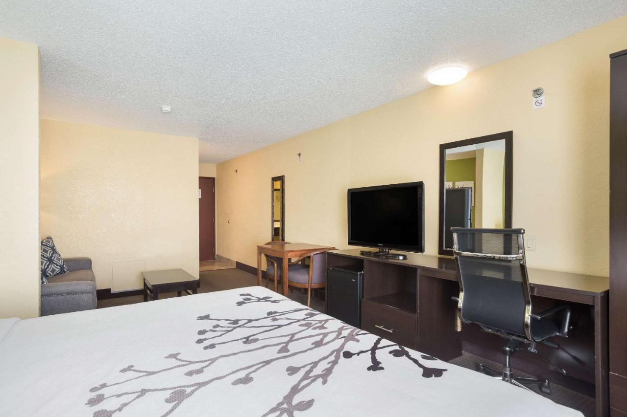 Sleep Inn & Suites Grand Rapids Exterior photo