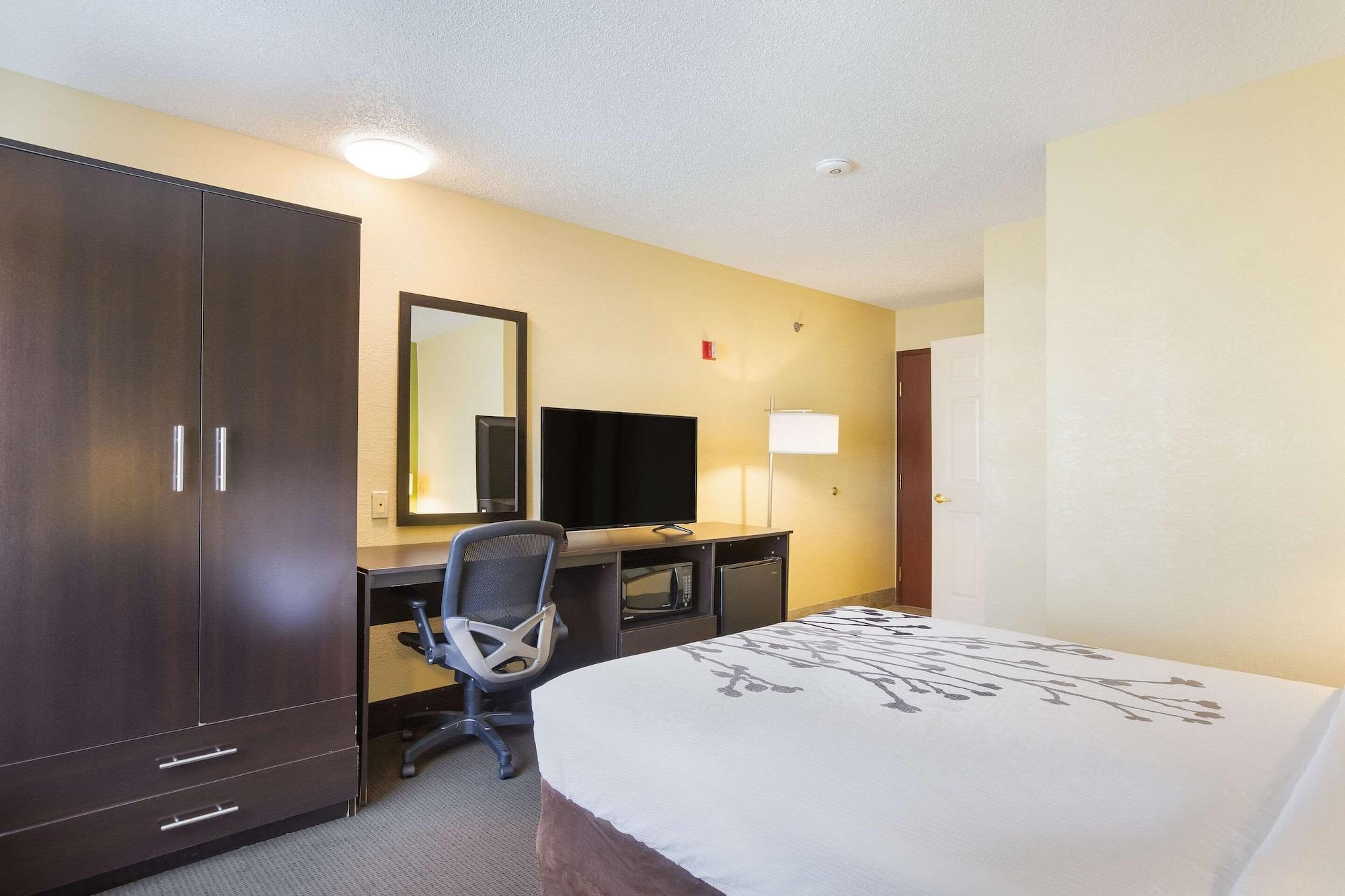 Sleep Inn & Suites Grand Rapids Exterior photo