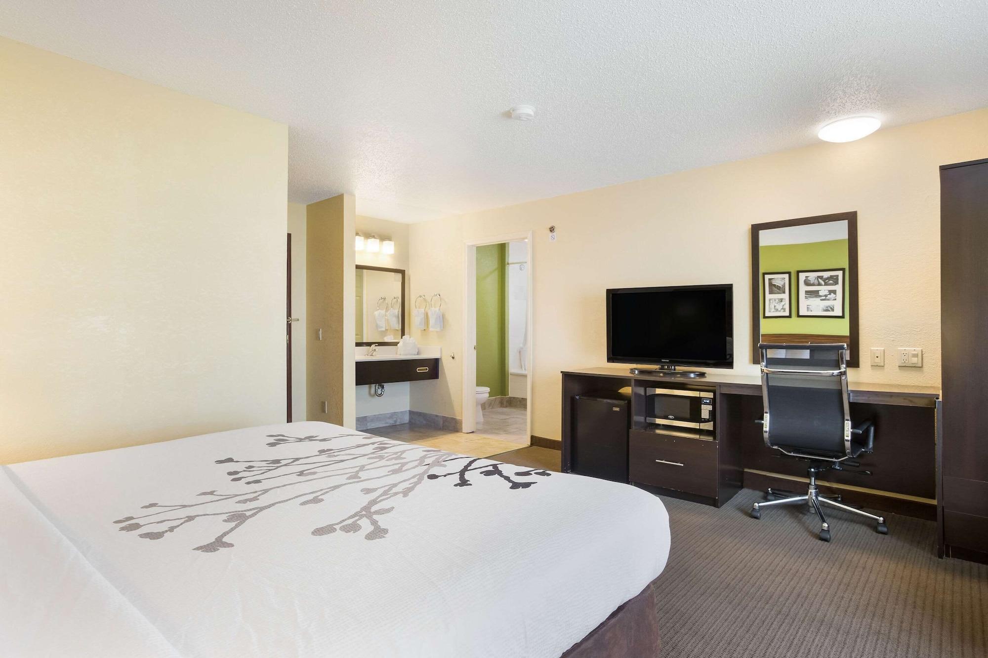 Sleep Inn & Suites Grand Rapids Exterior photo