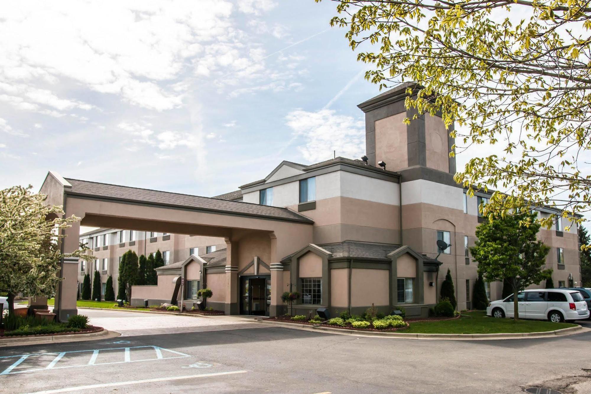 Sleep Inn & Suites Grand Rapids Exterior photo